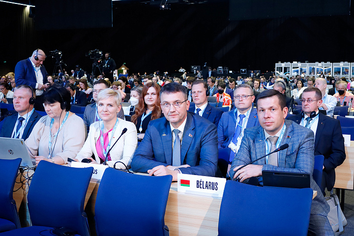 Почетные гости посетили координационное собрание делегации РСС по обсуждению хода ВКР-23